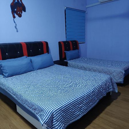World Kids Fantasy Hotel Lumut Room photo